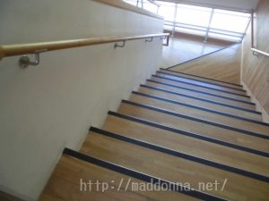 階段で胸がドキドキする